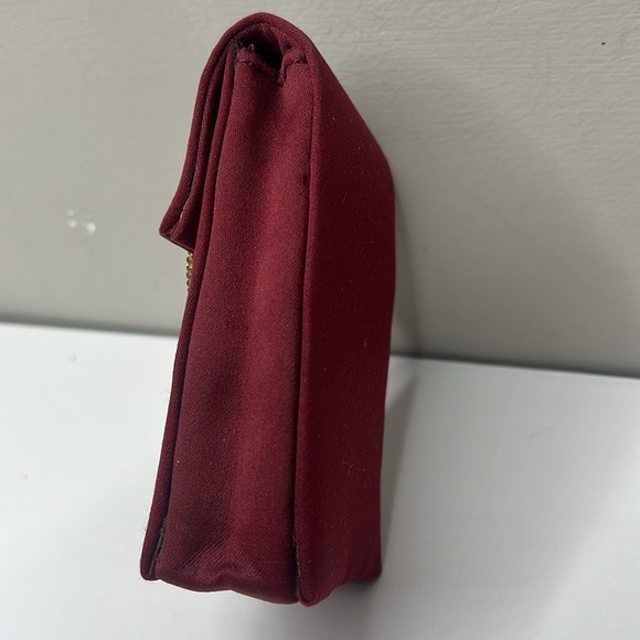 Silk & Beaded Snap Case - Picture 2 of 6